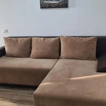 Apartament Lucian Apartment *